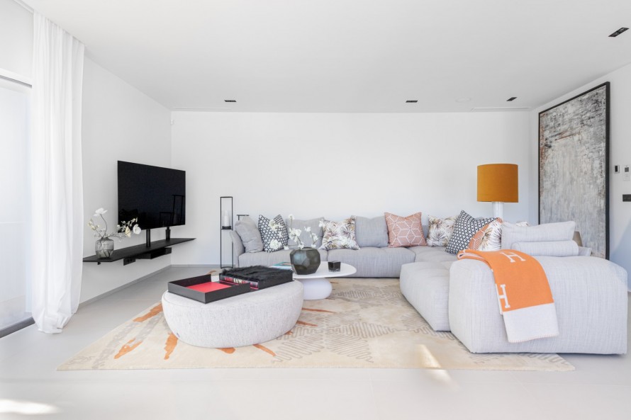 4 Bedrooms - — 10/13