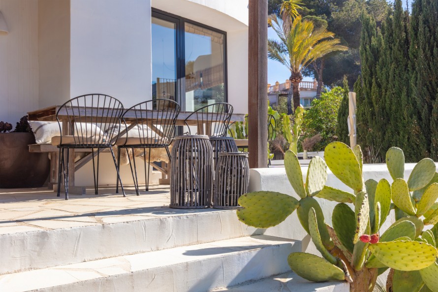 4 Bedrooms - — 31/50