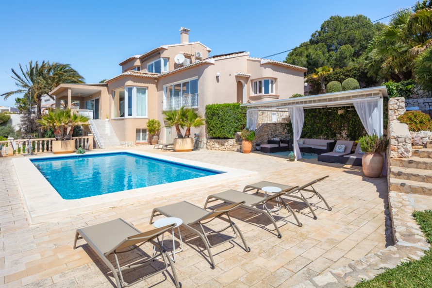 5 Bedrooms - — 2/50
