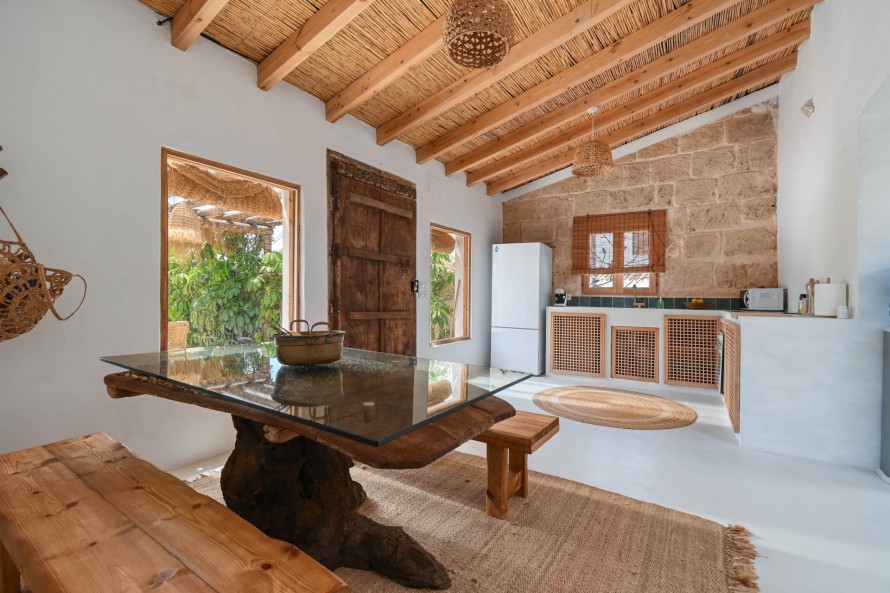 4 Bedrooms - — 3/43