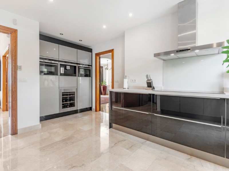 5 Bedrooms - El Campello — 13/76