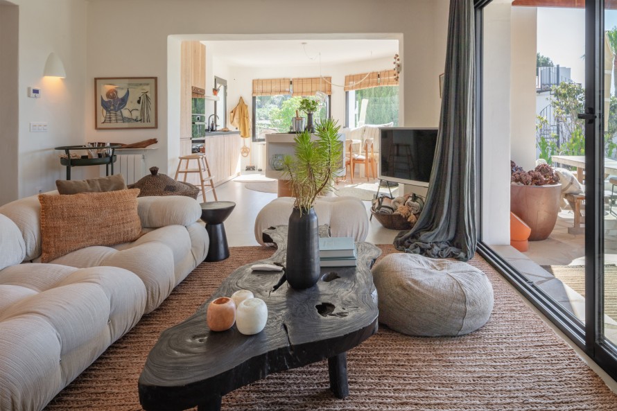 4 Bedrooms - — 5/50
