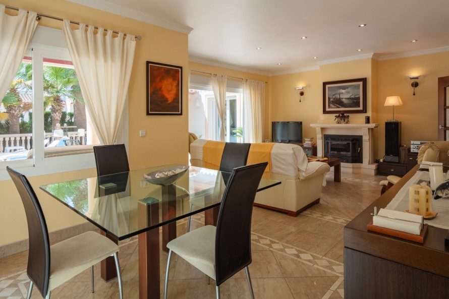 4 Chambres - — 6/30