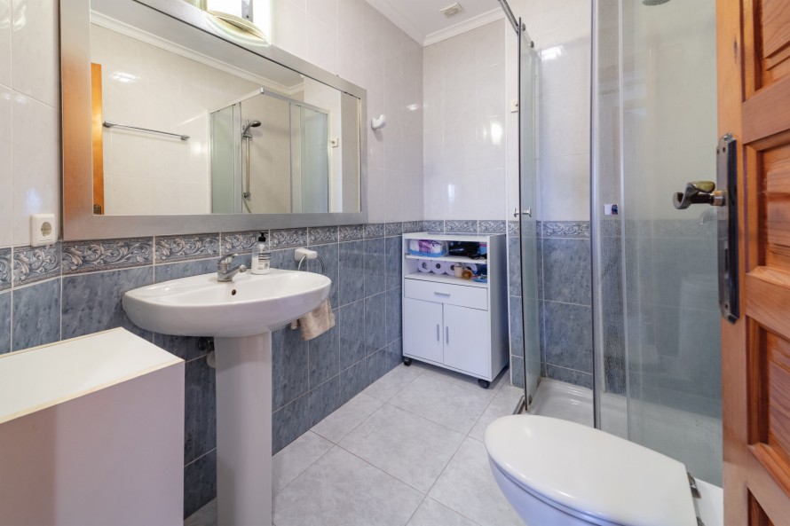2 Bedrooms - — 9/30