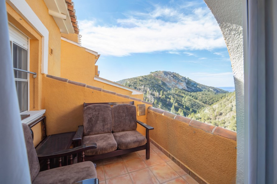 2 Bedrooms - — 14/30