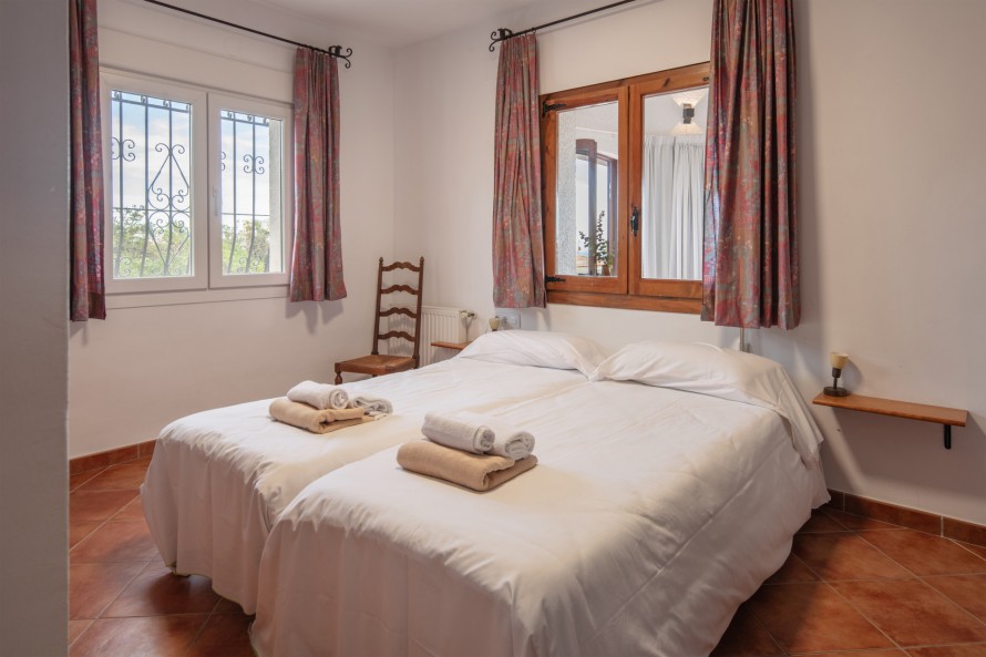 3 Bedrooms - — 13/30