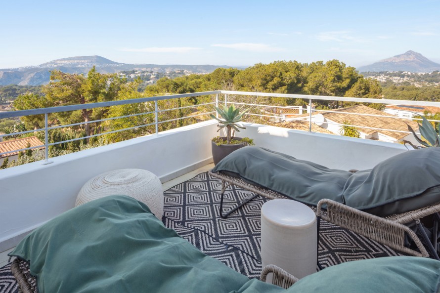 4 Bedrooms - — 28/50