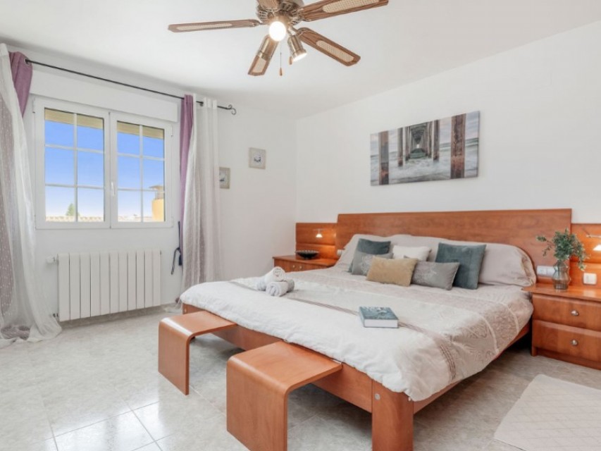 5 Bedrooms - Busot — 28/85