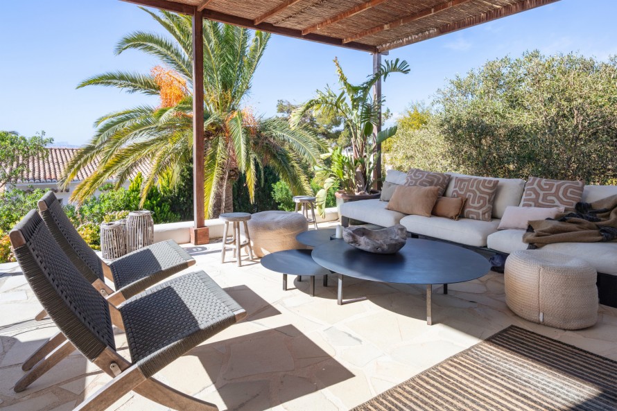 4 Bedrooms - — 9/50