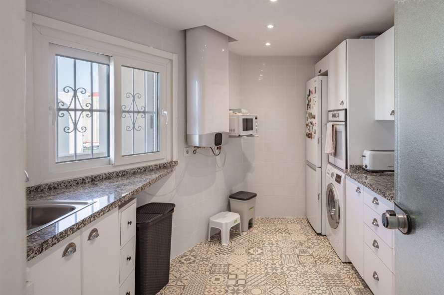 3 Bedrooms - — 7/22