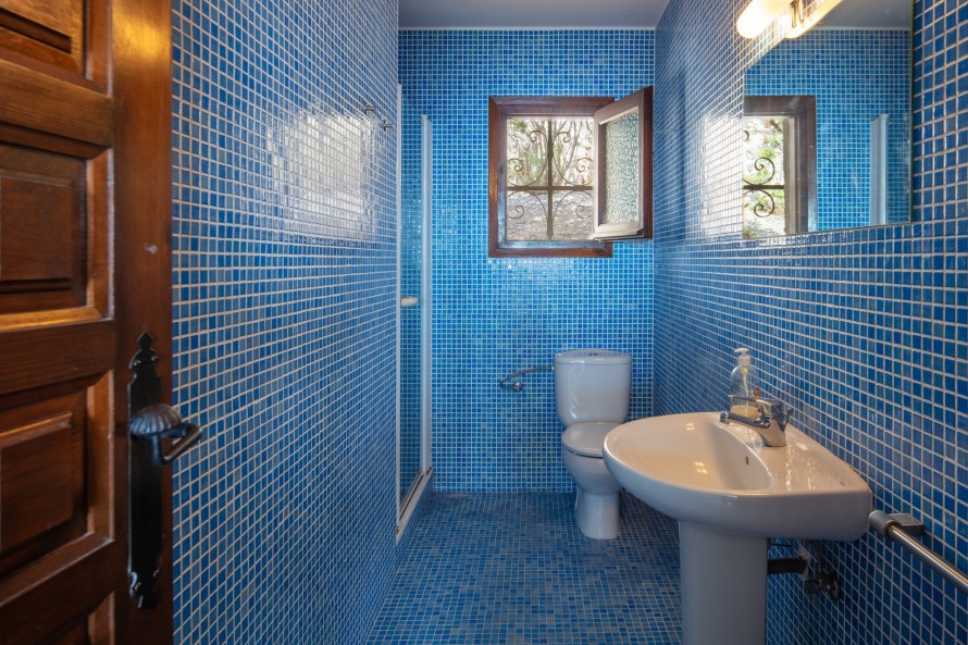 5 Bedrooms - — 21/34