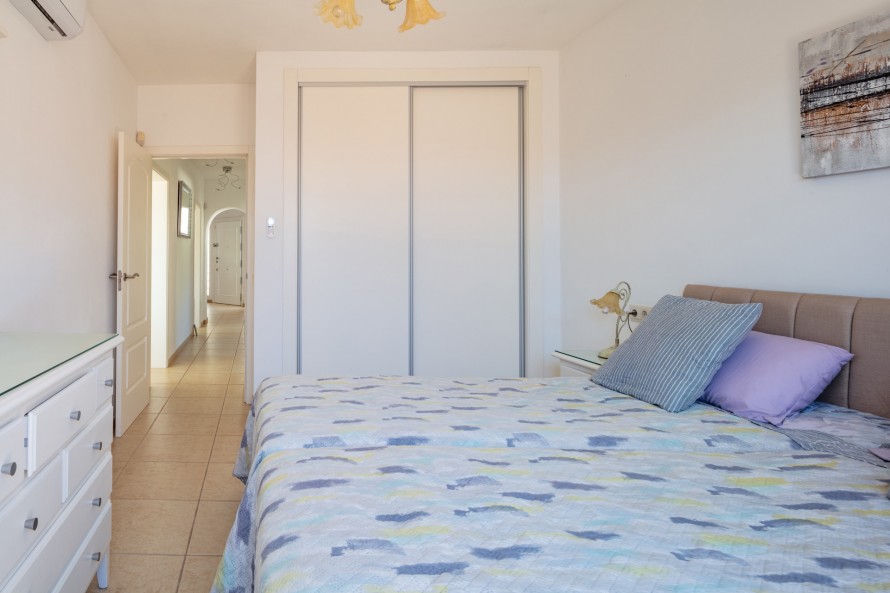 4 Bedrooms - — 18/36