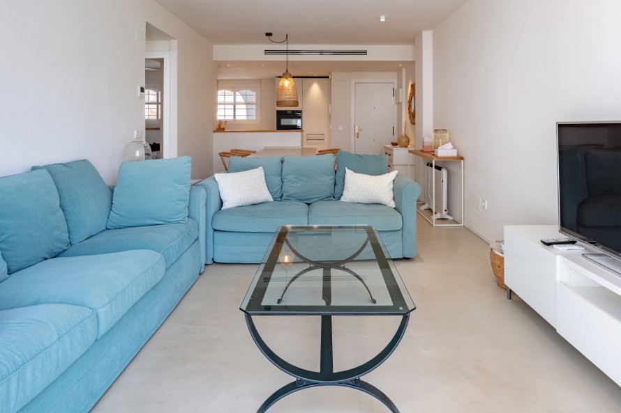 2 Bedrooms - — 3/36