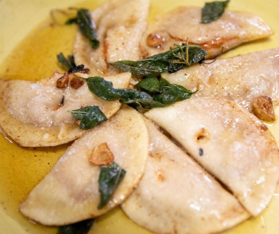 Pâtes farcies au beurre et à la sauge