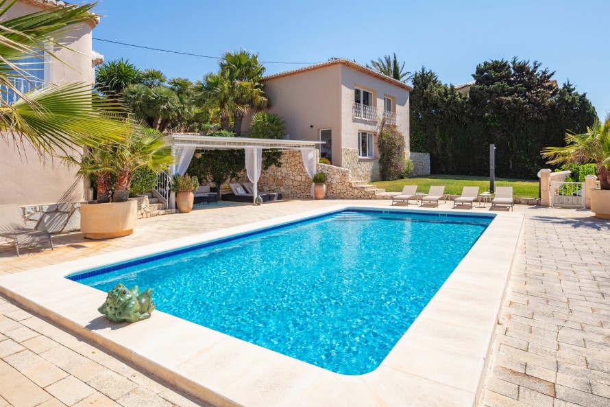 5 Bedrooms - — 43/50