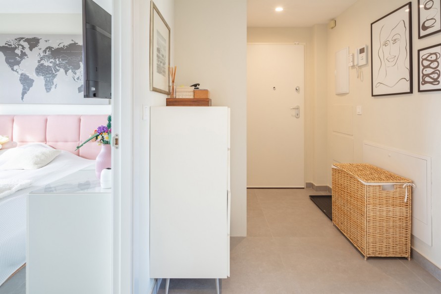 2 Bedrooms - — 16/23