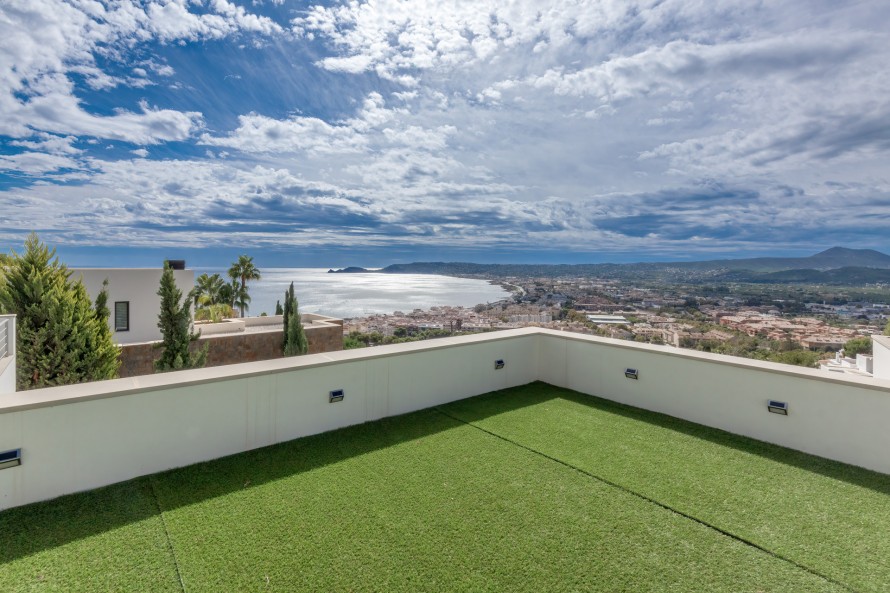 3 Bedrooms - — 21/26