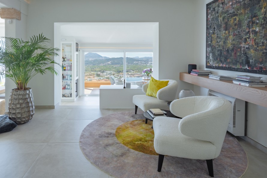 5 Bedrooms - — 12/50