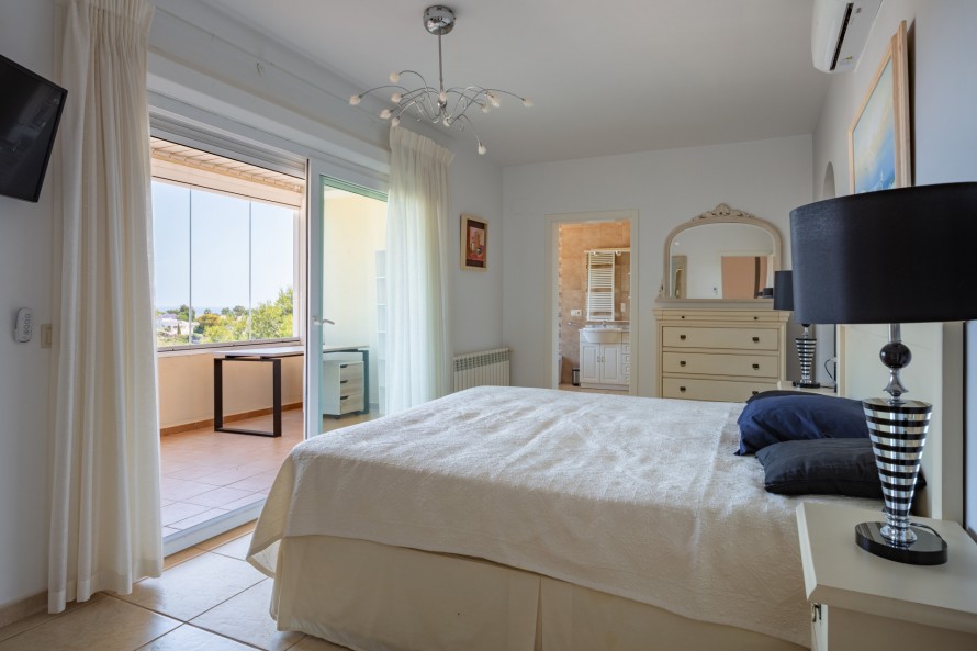 4 Bedrooms - — 19/36