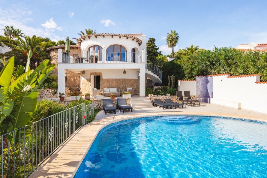 3 Bedrooms - — 24/30