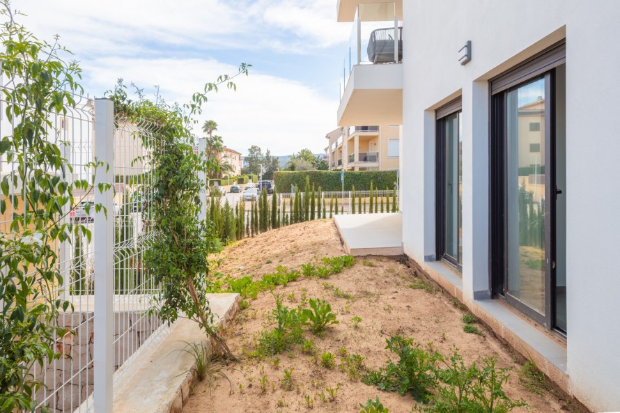 2 Bedrooms - — 20/24