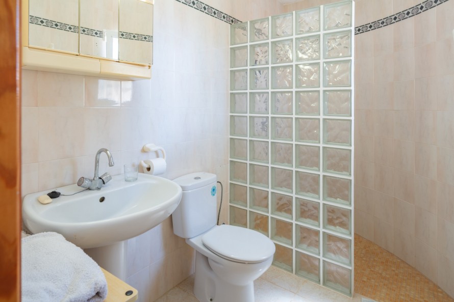 4 Bedrooms - — 22/33