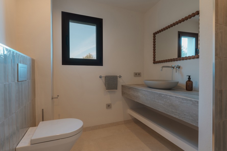 5 Bedrooms - — 29/48