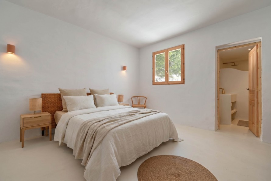 4 Bedrooms - — 16/43