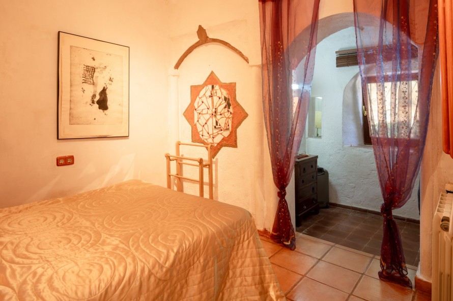 4 Bedrooms - — 14/36
