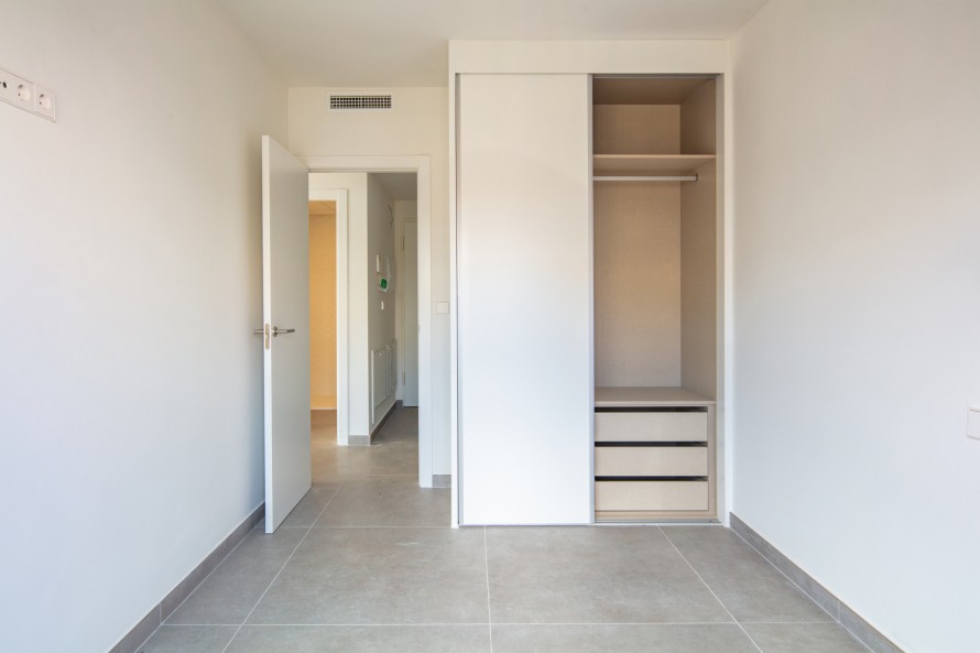 2 Bedrooms - — 12/24