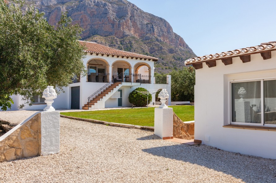 7 Bedrooms - — 47/47