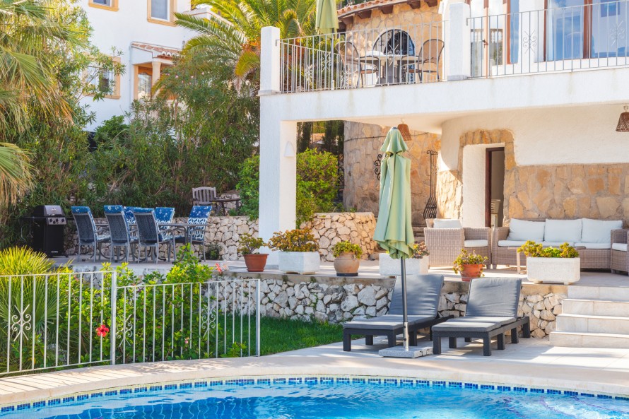 3 Bedrooms - — 6/30