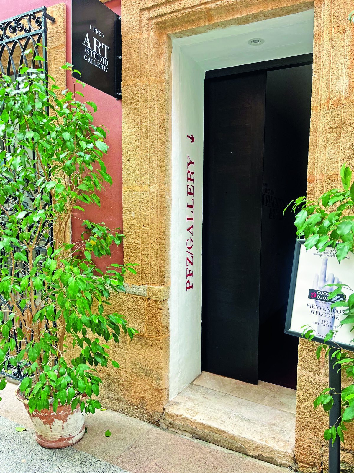 L'entrée, rue San Buenaventura