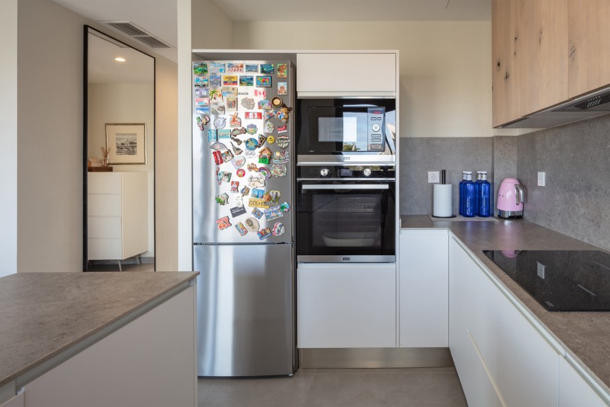 2 Bedrooms - — 8/23