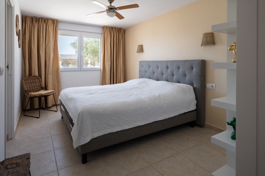 7 Bedrooms - — 12/47