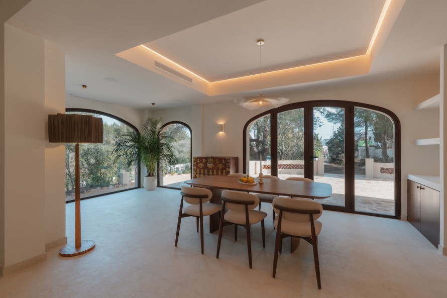 5 Bedrooms - — 10/48
