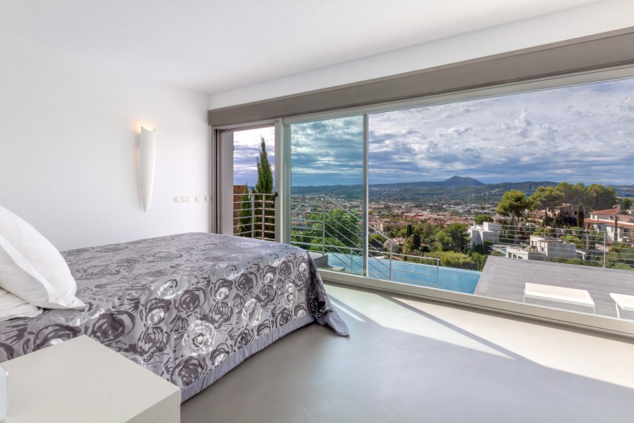 3 Bedrooms - — 11/26