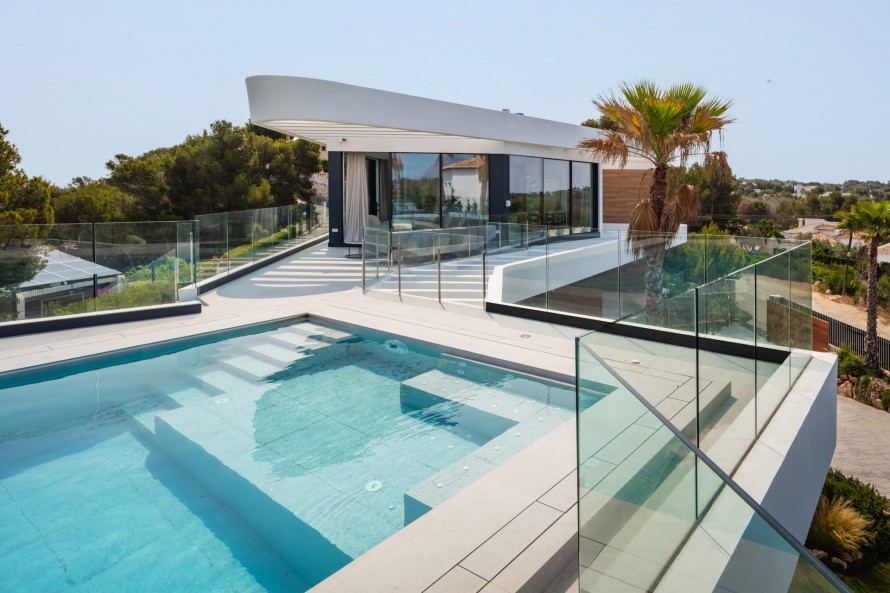 4 Bedrooms - — 2/18