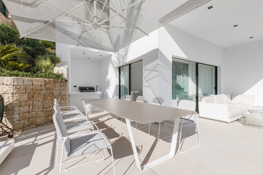 4 Bedrooms - — 7/13
