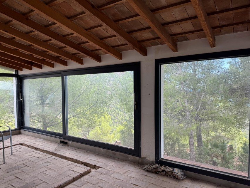 12 Bedrooms - — 35/50