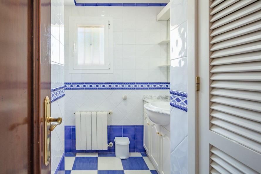 3 Bedrooms - — 18/40