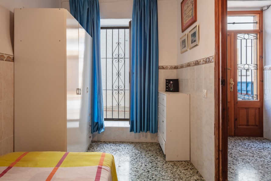 4 Bedrooms - — 15/17