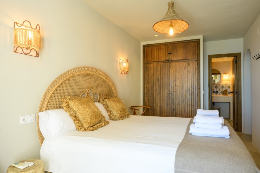 3 Bedrooms - — 22/31
