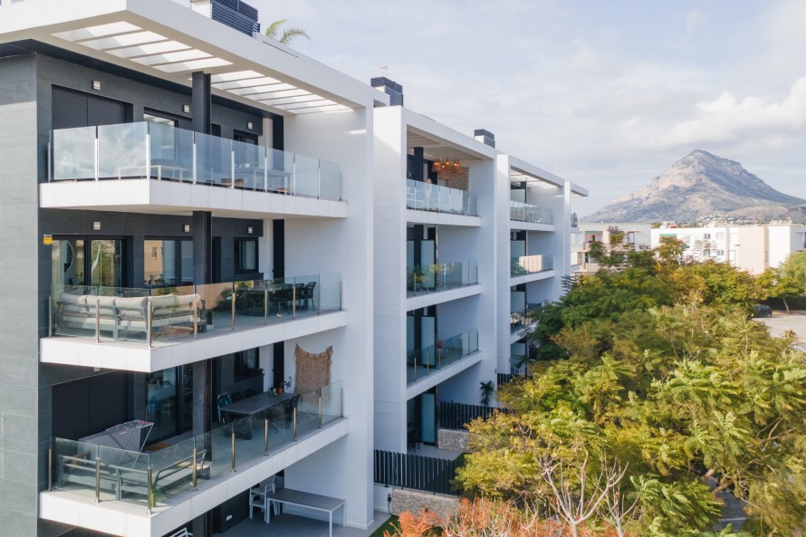 2 Bedrooms - — 23/23