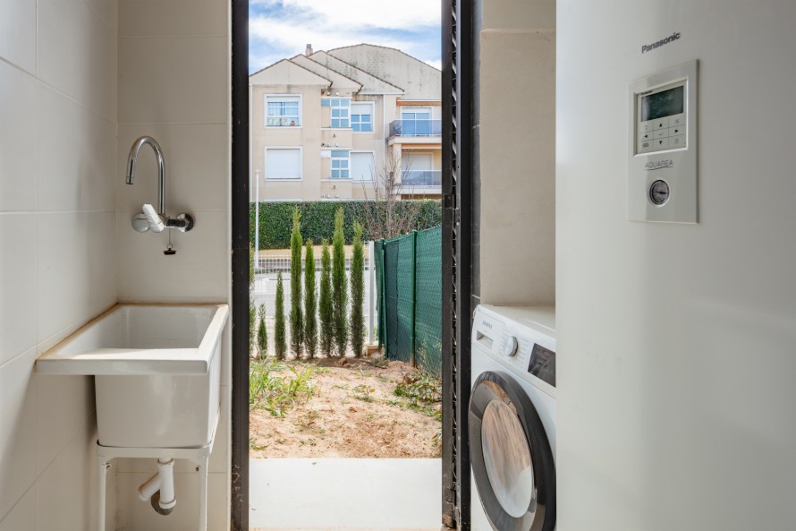 2 Bedrooms - — 11/24
