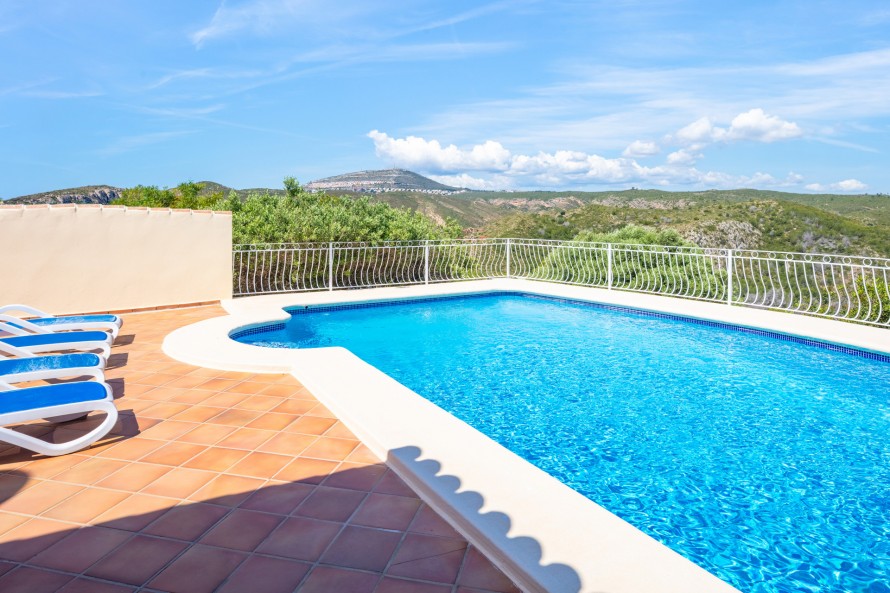 3 Bedrooms - — 22/40