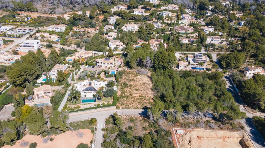 5 Bedrooms - — 16/22