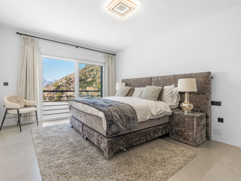 4 Bedrooms - Altea — 18/86