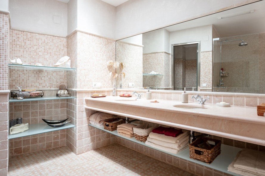 5 Bedrooms - — 21/28