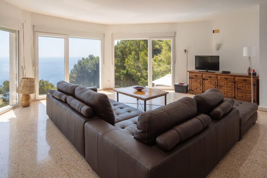 5 Bedrooms - — 5/34